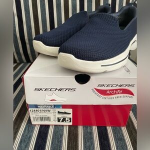 listing-status-banner